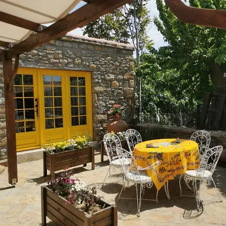 Ilios Guest house *